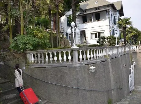 露夏洛别墅酒店 2* 巴韦诺