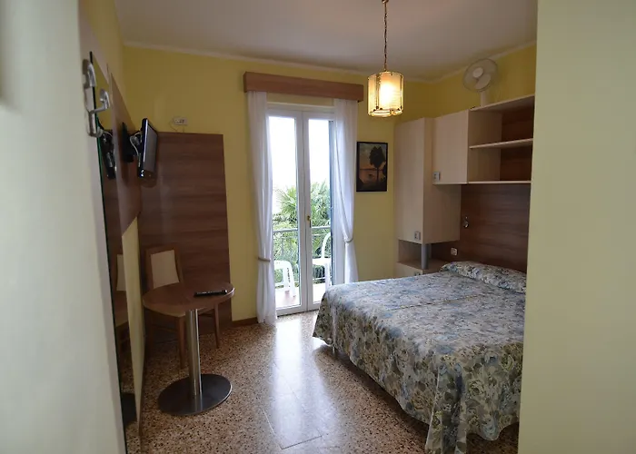 Ruscello Ξενοδοχείο 2*